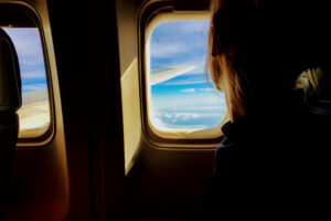시그니아 독일보청기 오산센터 · 동탄센터 airplane window wing sky