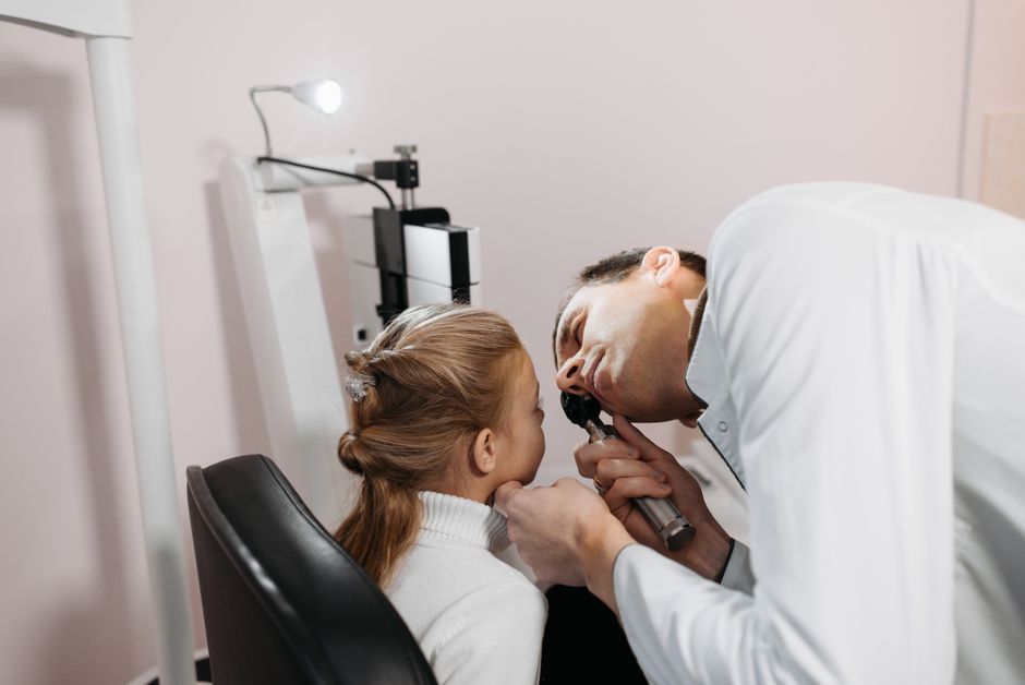 시그니아 독일보청기 오산센터 · 동탄센터 ear examination doctor